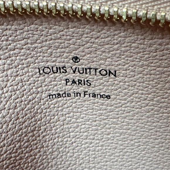 Louis Vuitton Limited Edition Giant Monogram Cosmetic Toiletry 26 Red Mix Pouch - Picture 10 of 14